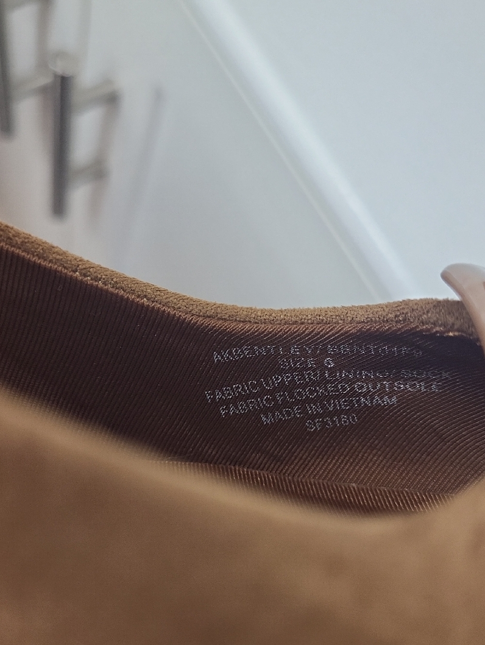 Anne Klein Bentley Tan Brown Suede Pointed Toe Buckle Pumps. Size 6 - Picture 11 of 11
